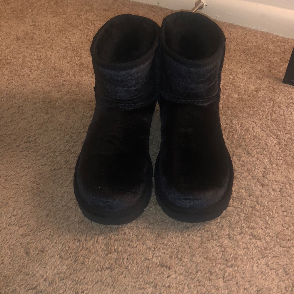 Ugg classic mini ll croc